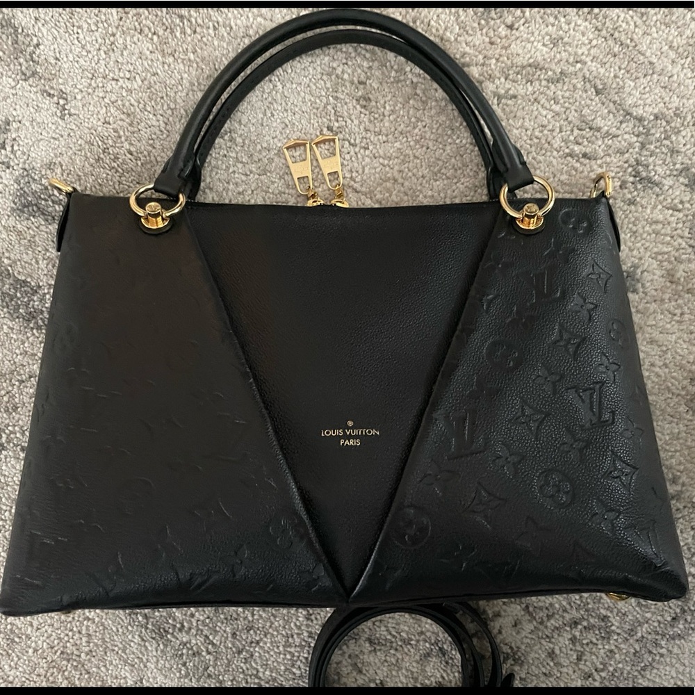 Louis Vuitton V tote MM - Picture 1 of 14